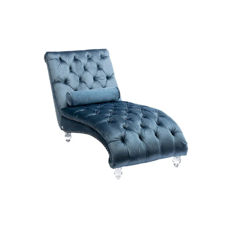 Chaise longue in velluto con design a "S", schienale capitonné, borchie e gambe in acrilico