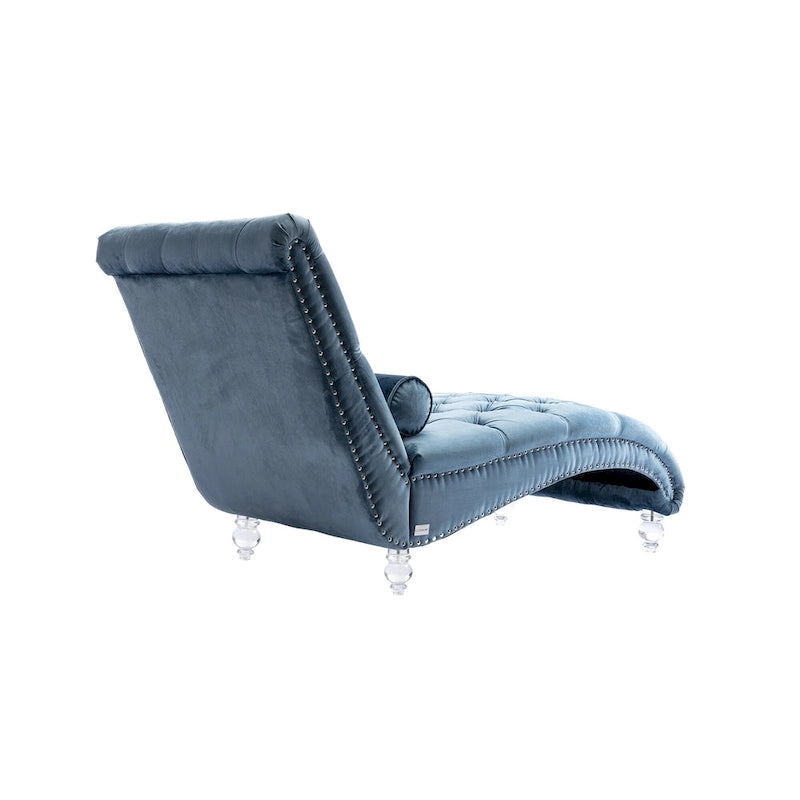 Chaise longue in velluto con design a "S", schienale capitonné, borchie e gambe in acrilico