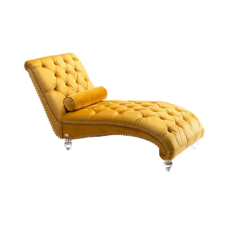 Chaise longue in velluto con design a "S", schienale capitonné, borchie e gambe in acrilico