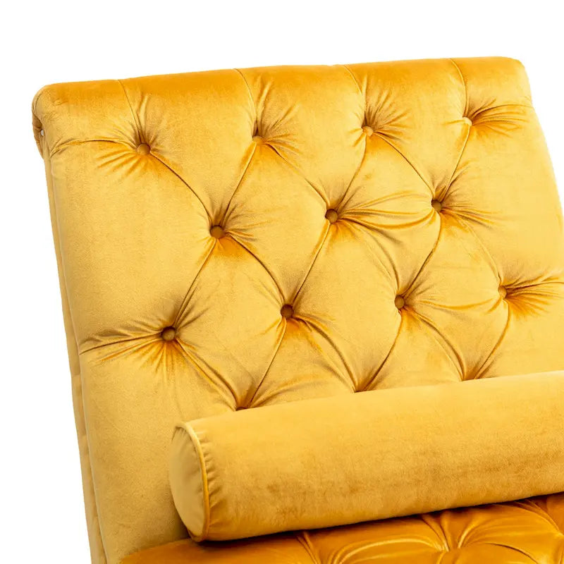Chaise longue in velluto con design a "S", schienale capitonné, borchie e gambe in acrilico