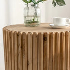 Tavolino rotondo in legno con design a botte